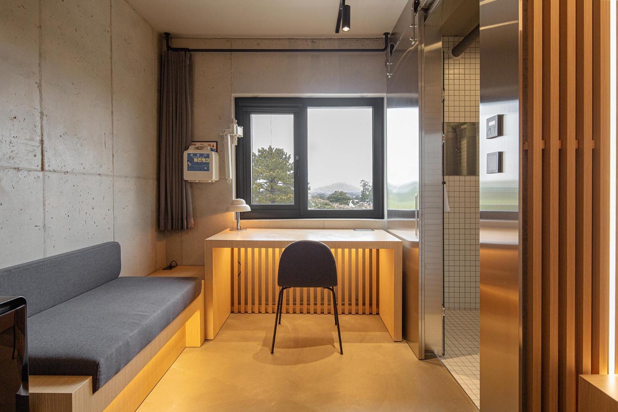 酒店 Playce Camp Jeju 4*